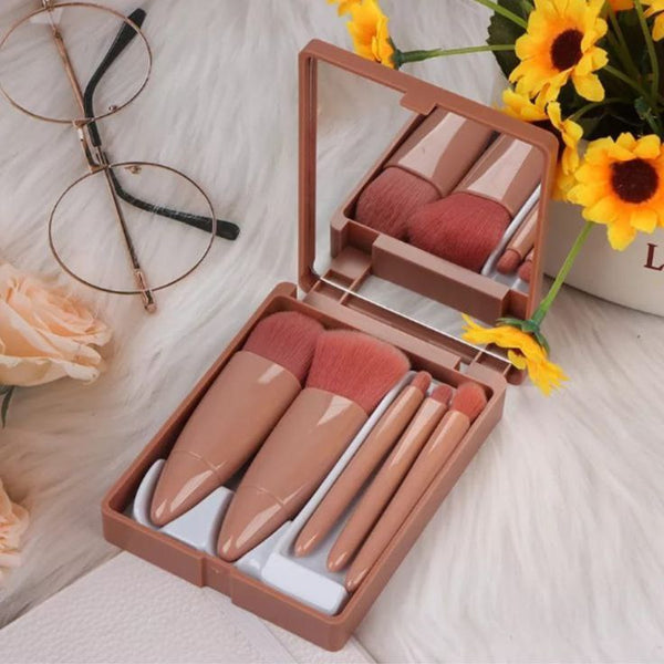 Travel Makeup Brush Set - Mini Portable Cosmetic Brushes Kit for Face Eye Foundation, For Eyeshadow And Easy Blending - Compact Beauty Tools ( 5 Piece Set)